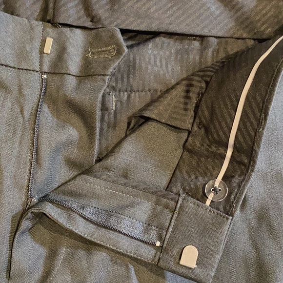 Van Heusen SZ 33 x 30 Traveler Slim Fit Flat Front Dress Pants New Charcoal D34 - Picture 10 of 15